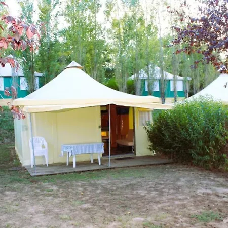 Camping Avec Terrasse - 4 Pers. - Api-1-52-2108 *